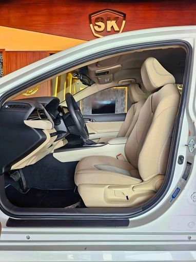 Новый Toyota Camry VIII (XV70) Рестайлинг, 2.5 л, 2021 в Дубае от SK Motors Белый цвет. GCC | AUTO.AE