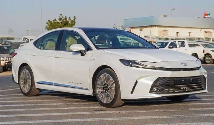 Новый Toyota Camry IX (XV80), 2.5 л, 2025 в Дубае от Najem Motors Белый цвет. GCC | AUTO.AE