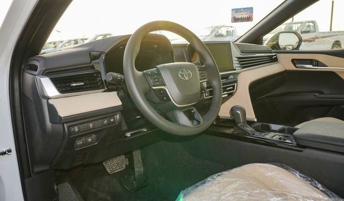 Новый Toyota Camry IX (XV80), 2.5 л, 2025 в Дубае от Najem Motors Белый цвет. GCC | AUTO.AE
