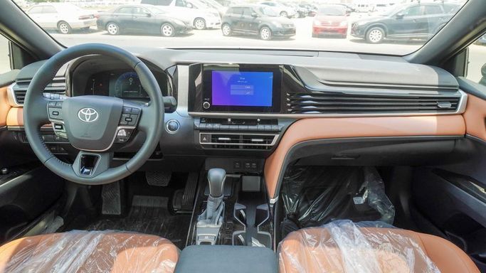 Новый Toyota Camry IX (XV80), 2.5 л, 2025 в Дубае от Najem Motors Черный цвет. GCC | AUTO.AE