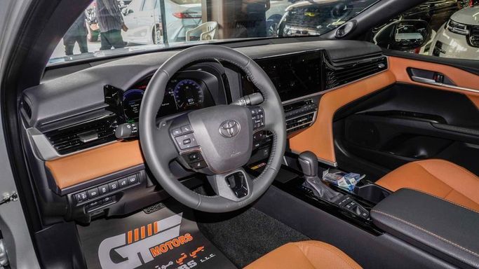 New Toyota Camry VIII (XV70) Facelift, 2.5 l, 2025 in Dubai by Najem Motors, Silver color. GCC Specs | AUTO.AE