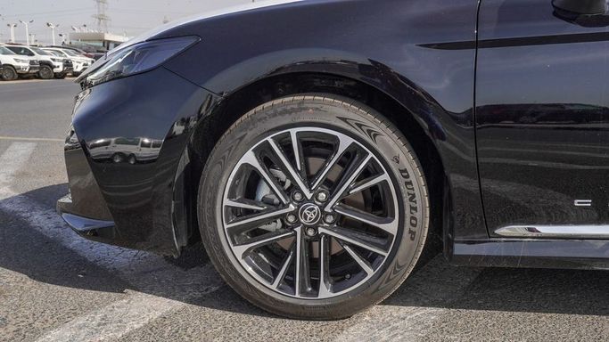 New Toyota Camry IX (XV80), 2.5 l, 2025 in Dubai by Najem Motors, Black color. GCC Specs | AUTO.AE