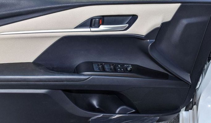 New Toyota Camry VIII (XV70) Facelift, 3.5 l, 2025 in Dubai by Najem Motors, White color. GCC Specs | AUTO.AE