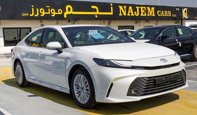 New Toyota Camry IX (XV80), 2.5 l, 2025 in Dubai by Najem Motors, White color. GCC Specs | AUTO.AE