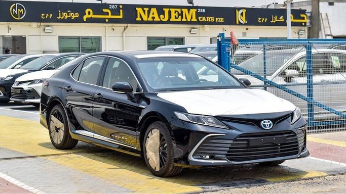 New Toyota Camry IX (XV80), 2.5 l, 2024 in Dubai by Najem Motors, Black color. GCC Specs | AUTO.AE