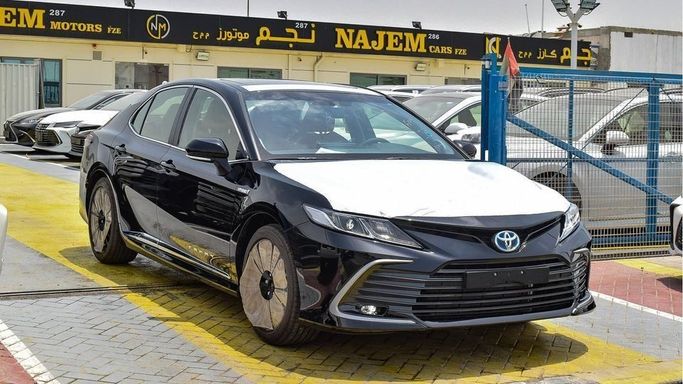 New Toyota Camry IX (XV80), 2.5 l, 2024 in Dubai by Najem Motors, Black color. GCC Specs | AUTO.AE