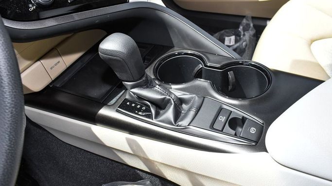 New Toyota Camry IX (XV80), 2.5 l, 2024 in Dubai by Najem Motors, White color. GCC Specs | AUTO.AE