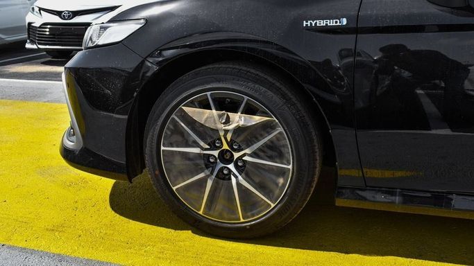New Toyota Camry IX (XV80), 2.5 l, 2024 in Dubai by Najem Motors, Black color. GCC Specs | AUTO.AE