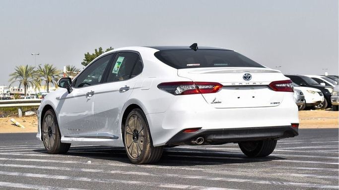 New Toyota Camry IX (XV80), 2.5 l, 2024 in Dubai by Najem Motors, White color. GCC Specs | AUTO.AE