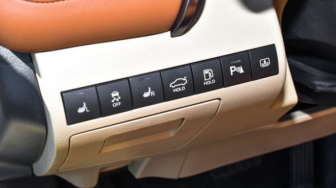 New Toyota Camry VIII (XV70) Facelift, 2.5 l, 2023 in Dubai by Najem Motors, White color. GCC Specs | AUTO.AE