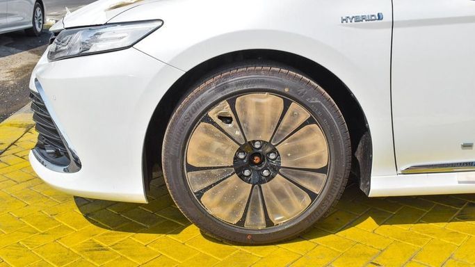 New Toyota Camry IX (XV80), 2.5 l, 2024 in Dubai by Najem Motors, White color. GCC Specs | AUTO.AE