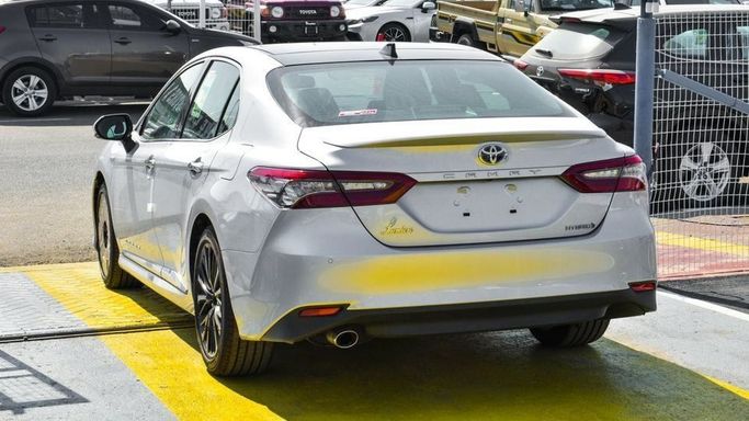 New Toyota Camry IX (XV80), 2.5 l, 2024 in Dubai by Najem Motors, Silver color. GCC Specs | AUTO.AE
