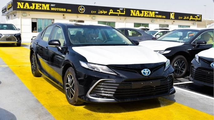 New Toyota Camry VIII (XV70) Facelift, 2.5 l, 2023 in Dubai by Najem Motors, Black color. GCC Specs | AUTO.AE