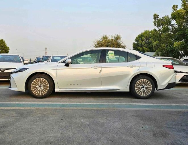 Новый Toyota Camry IX (XV80), 2.5 л, 2025 в Дубае от SK Motors Белый цвет. Other | AUTO.AE