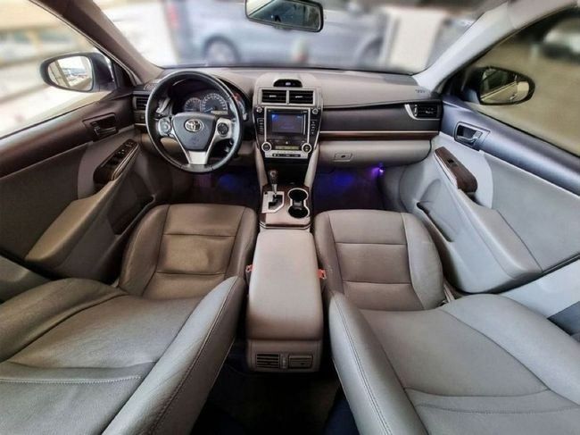 Used Toyota Camry VII (XV50), 2.5 l, 2012 in Dubai by Gulf Motors, Silver color. GCC Specs | AUTO.AE