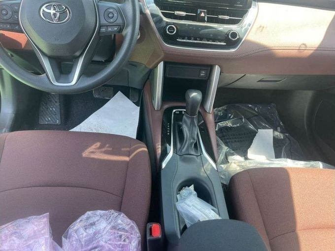 New Toyota Corolla Cross I, 1.8 l, 2023 in Dubai by Mohamed Hakim Motors, Silver color. GCC Specs | AUTO.AE