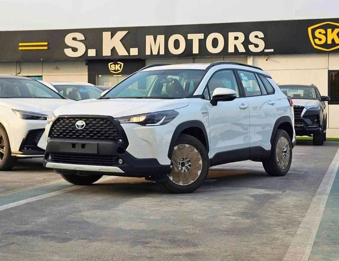 Новый Toyota Corolla Cross I, 1.8 л, 2024 в Дубае от SK Motors Белый цвет. GCC | AUTO.AE