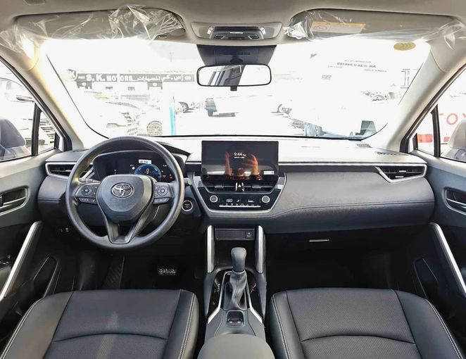 Новый Toyota Corolla Cross I, 2.0 л, 2025 в Дубае от SK Motors Белый цвет. Китайская | AUTO.AE