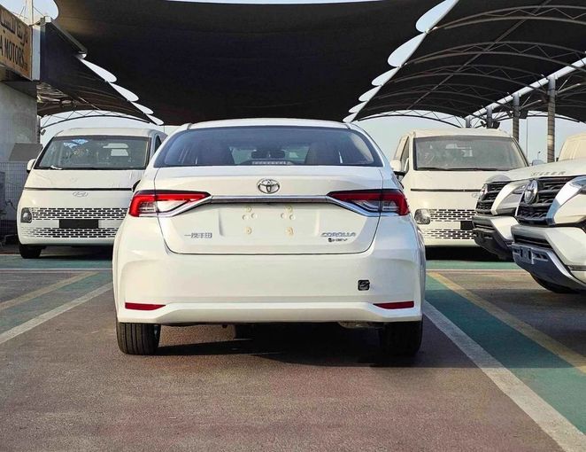 Новый Toyota Corolla XI (E160, E170) Рестайлинг, 1.8 л, 2025 в Дубае от SK Motors Белый цвет. Китайская | AUTO.AE