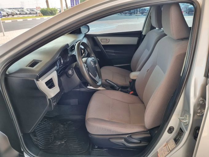 Used Toyota Corolla XI (E160, E170), 1.6 l, 2015 in Dubai by Saeed Auto, Silver color. Japanese Specs | AUTO.AE