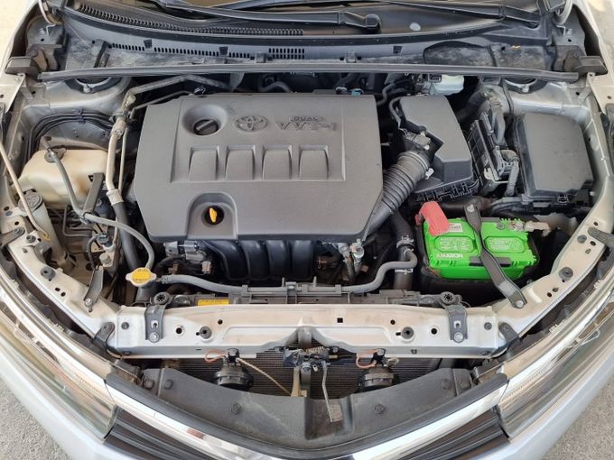 Used Toyota Corolla XI (E160, E170), 1.6 l, 2015 in Dubai by Saeed Auto, Silver color. Japanese Specs | AUTO.AE