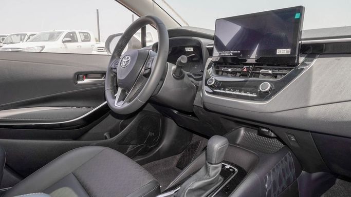 Новый Toyota Corolla XI (E160, E170) Рестайлинг, 1.8 л, 2025 в Дубае от Najem Motors Белый цвет. Китайская | AUTO.AE