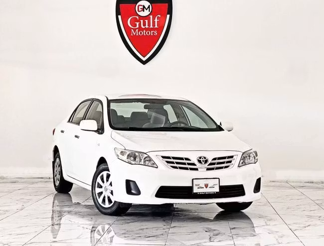 Used Toyota Corolla X (E140, E150) Facelift, 1.8 l, 2013 in Dubai by Gulf Motors, White color. GCC Specs | AUTO.AE