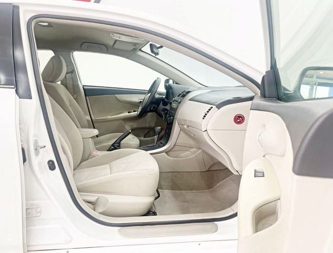 Used Toyota Corolla X (E140, E150) Facelift, 1.8 l, 2013 in Dubai by Gulf Motors, White color. GCC Specs | AUTO.AE