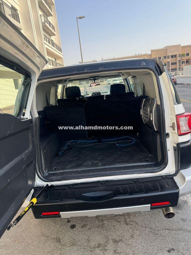 Used Toyota FJ Cruiser, 4.0 l, 2008 in Dubai by Alhamd Motors, White color. GCC Specs | AUTO.AE