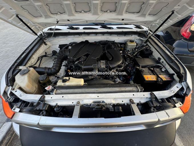 Used Toyota FJ Cruiser, 4.0 l, 2008 in Dubai by Alhamd Motors, White color. GCC Specs | AUTO.AE