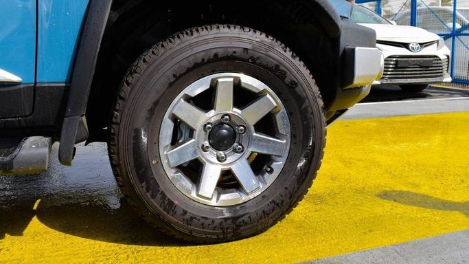 Новый Toyota FJ Cruiser, 4.0 л, 2023 в Дубае от Najem Motors Голубой цвет. GCC | AUTO.AE