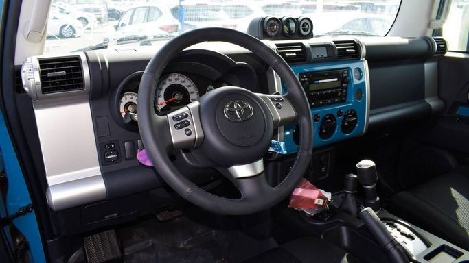 Новый Toyota FJ Cruiser, 4.0 л, 2023 в Дубае от Najem Motors Голубой цвет. GCC | AUTO.AE