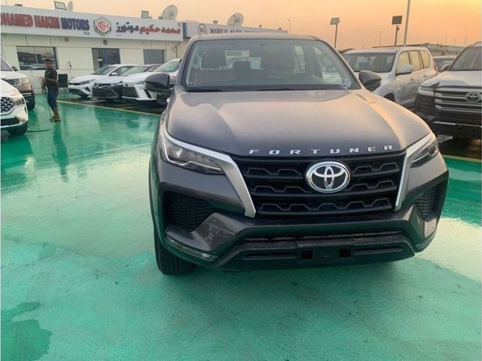 New Toyota Fortuner II Facelift, 2.7 l, 2023 in Dubai by Mohamed Hakim Motors, Black color. GCC Specs | AUTO.AE