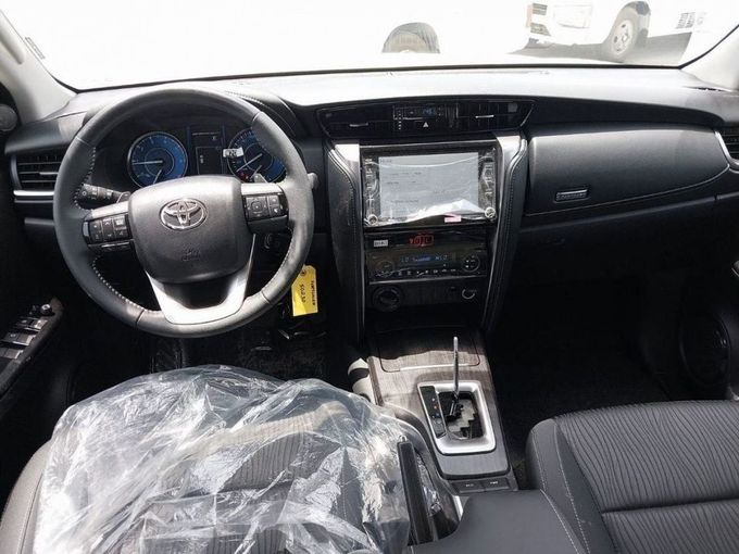 New Toyota Fortuner II Facelift, 2.4 l, 2023 in Dubai by Mohamed Hakim Motors, Grey color. GCC Specs | AUTO.AE