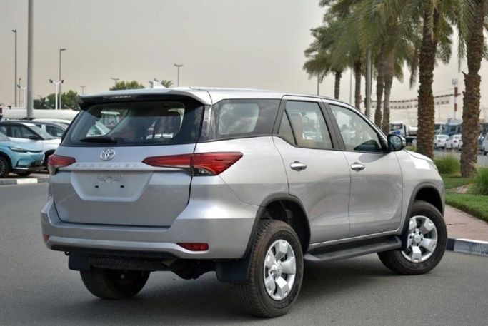 New Toyota Fortuner II Facelift, 2.4 l, 2023 in Dubai by Mohamed Hakim Motors, Silver color. GCC Specs | AUTO.AE