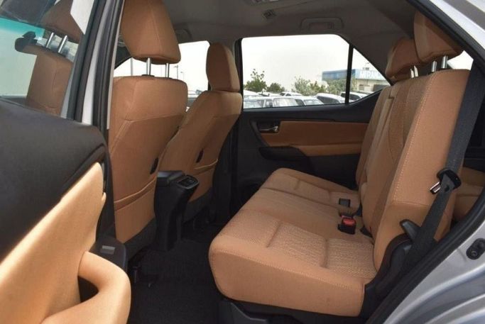New Toyota Fortuner II Facelift, 2.4 l, 2023 in Dubai by Mohamed Hakim Motors, Silver color. GCC Specs | AUTO.AE