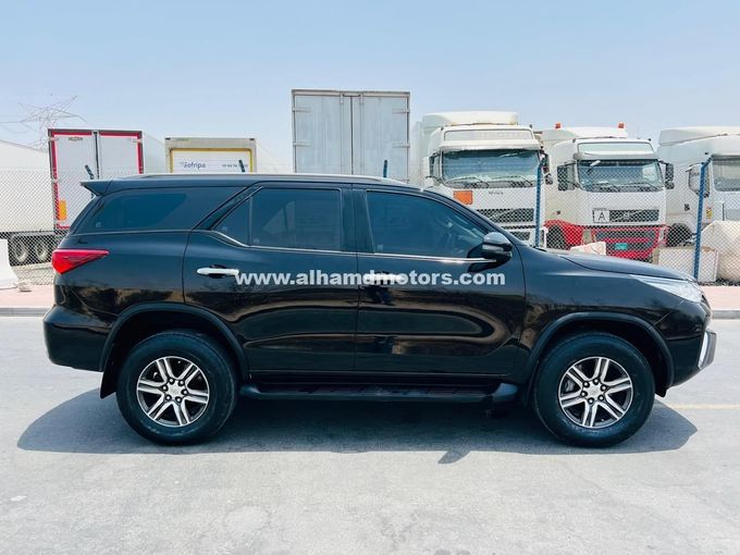Used Toyota Fortuner II, 2.7 l, 2019 in Dubai by Alhamd Motors, White color. Other | AUTO.AE