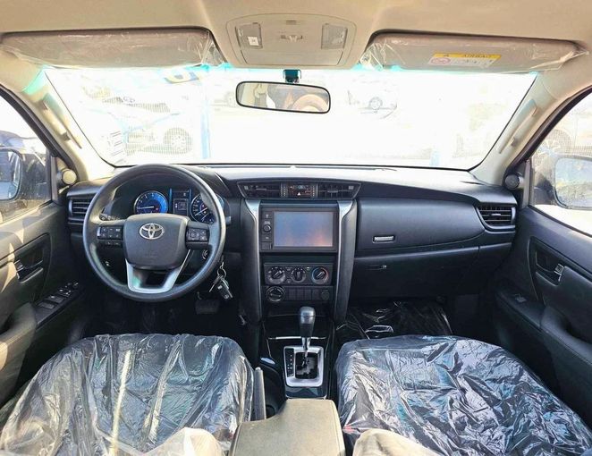 Новый Toyota Fortuner II Рестайлинг, 2.7 л, 2025 в Дубае от SK Motors Серый цвет. GCC | AUTO.AE
