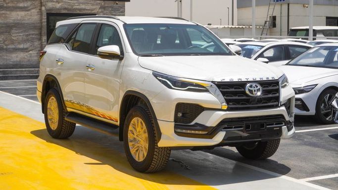 New Toyota Fortuner II Facelift, 4.0 l, 2025 in Dubai by Najem Motors, White color. GCC Specs | AUTO.AE