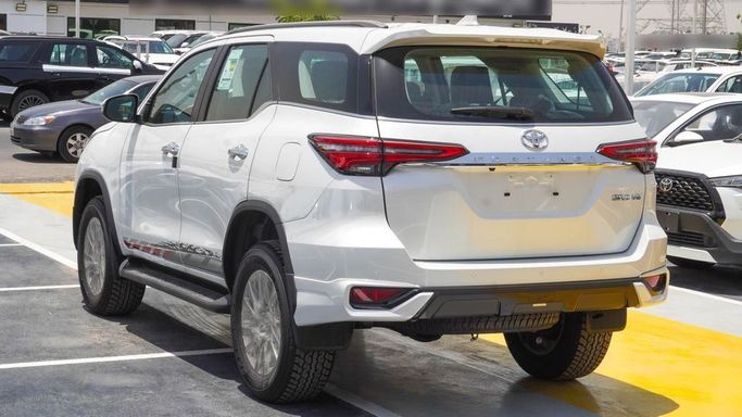 New Toyota Fortuner II Facelift, 4.0 l, 2025 in Dubai by Najem Motors, White color. GCC Specs | AUTO.AE
