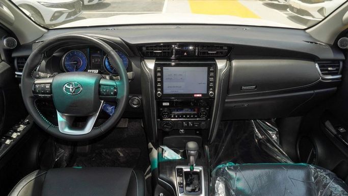 New Toyota Fortuner II Facelift, 4.0 l, 2025 in Dubai by Najem Motors, White color. GCC Specs | AUTO.AE