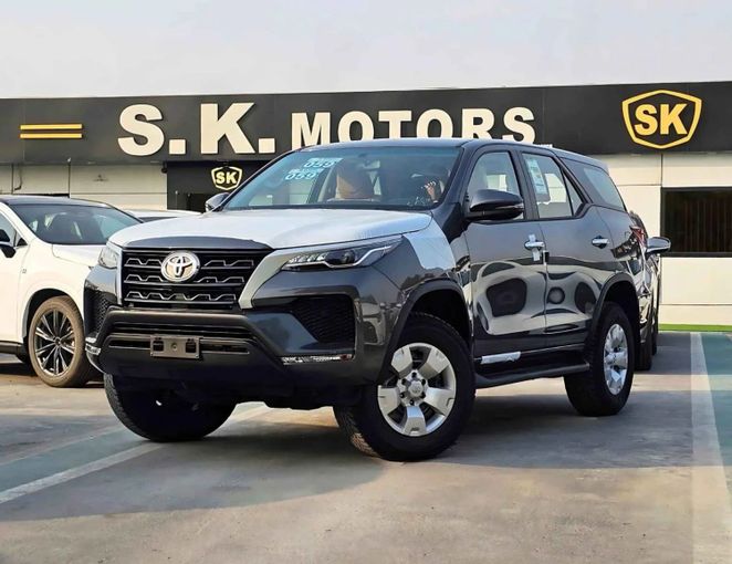Новый Toyota Fortuner II Рестайлинг, 4.0 л, 2025 в Дубае от SK Motors Черный цвет. Other | AUTO.AE