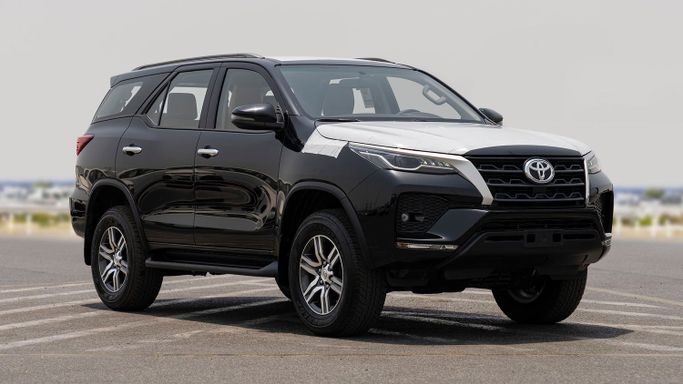 Новый Toyota Fortuner II Рестайлинг, 2.7 л, 2025 в Дубае от Milele Черный цвет. Other | AUTO.AE