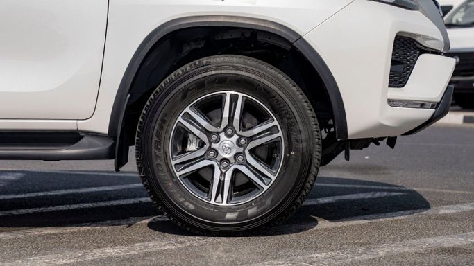 New Toyota Fortuner II Facelift, 2.7 l, 2025 in Dubai by Milele, White color. Other | AUTO.AE