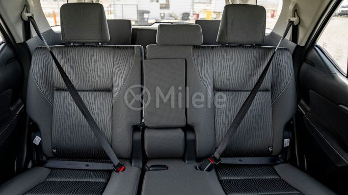 Новый Toyota Fortuner II Рестайлинг, 2.4 л, 2025 в Дубае от Milele Серебристый цвет. Other | AUTO.AE