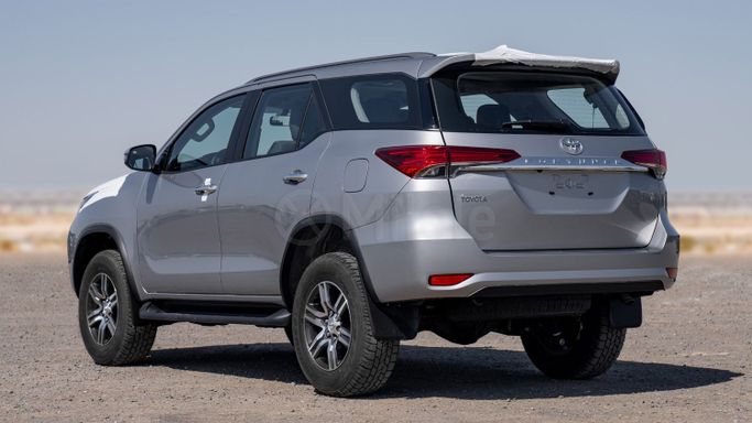 Новый Toyota Fortuner II Рестайлинг, 2.7 л, 2025 в Дубае от Milele Серебристый цвет. Other | AUTO.AE