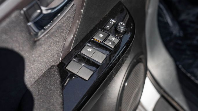 Новый Toyota Fortuner II Рестайлинг, 2.7 л, 2025 в Дубае от Milele Серебристый цвет. Other | AUTO.AE