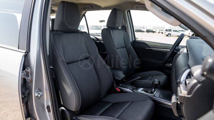 Новый Toyota Fortuner II Рестайлинг, 2.7 л, 2025 в Дубае от Milele Серебристый цвет. Other | AUTO.AE