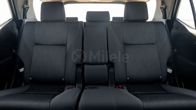 Новый Toyota Fortuner II Рестайлинг, 2.7 л, 2025 в Дубае от Milele Серебристый цвет. Other | AUTO.AE