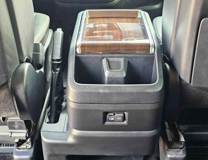 New Toyota Granvia II, 3.5 l, 2023 in Dubai by SK Motors, Black color. GCC Specs | AUTO.AE